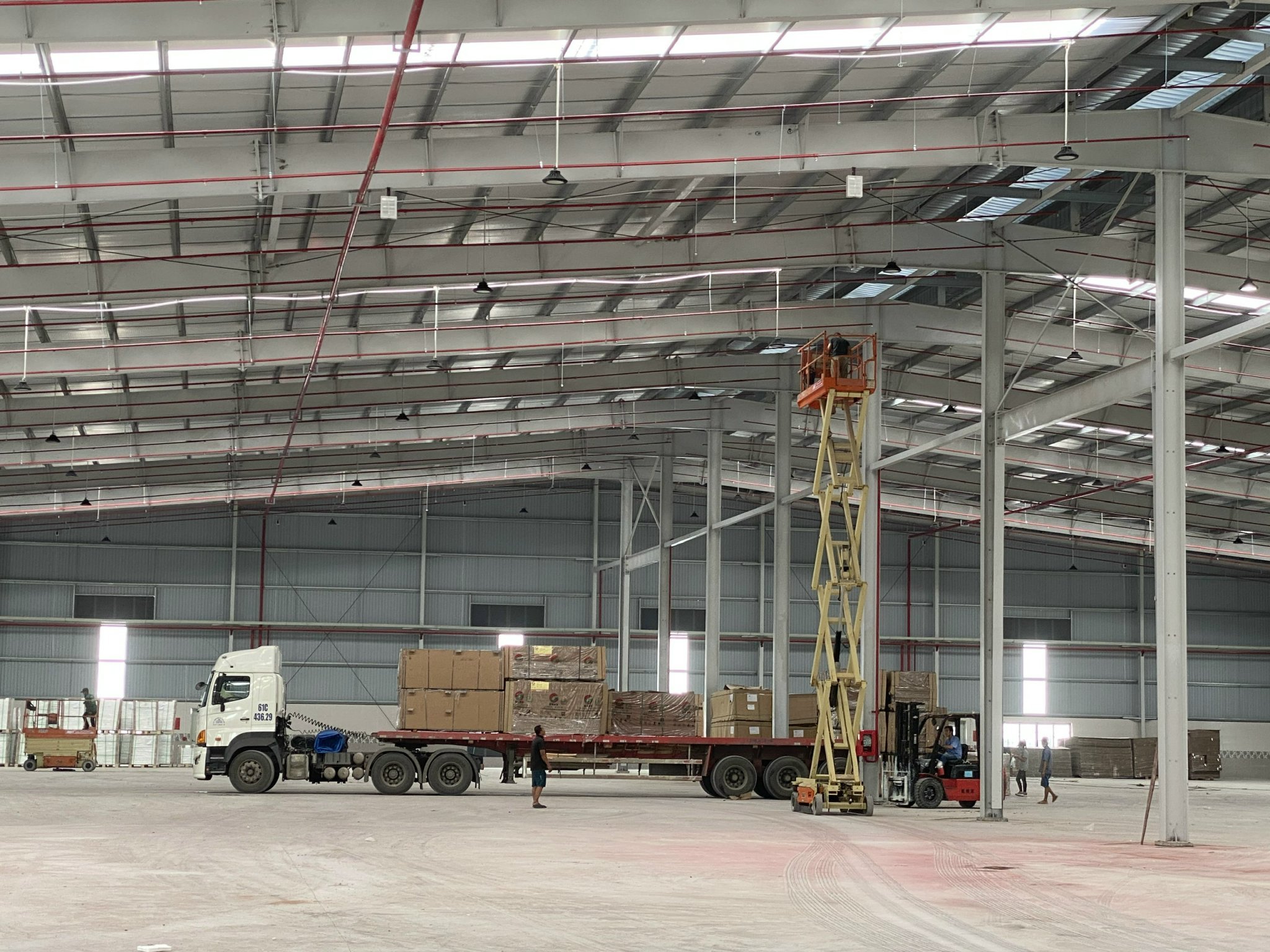 Cho thuê nhà xưởng 12336m2 KCN Thuận Đạo, Bến Lức, Long An giá rẻ