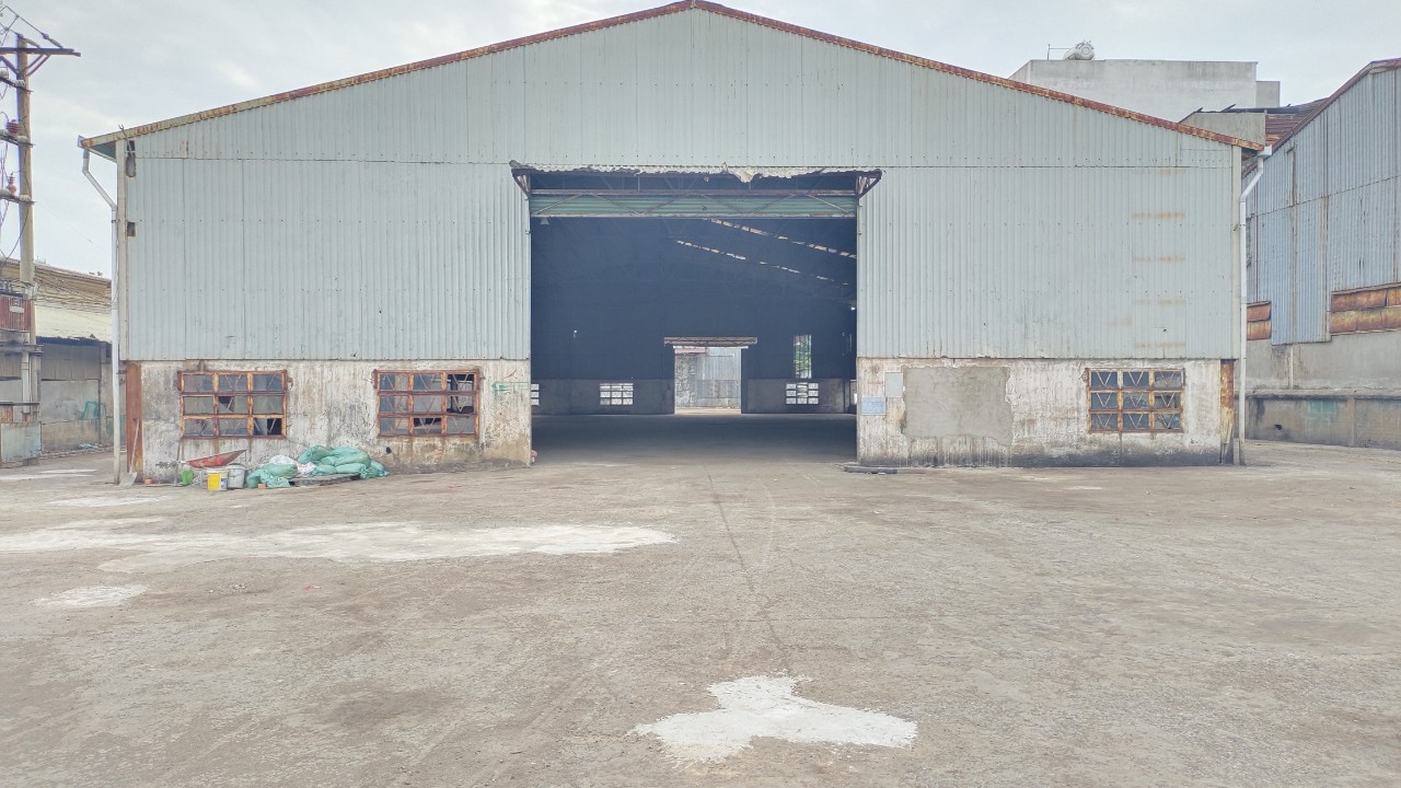 Cho thuê nhà xưởng 4000m2 giá rẻ Mặt tiền Quốc lộ 1a, Quận Bình Tân