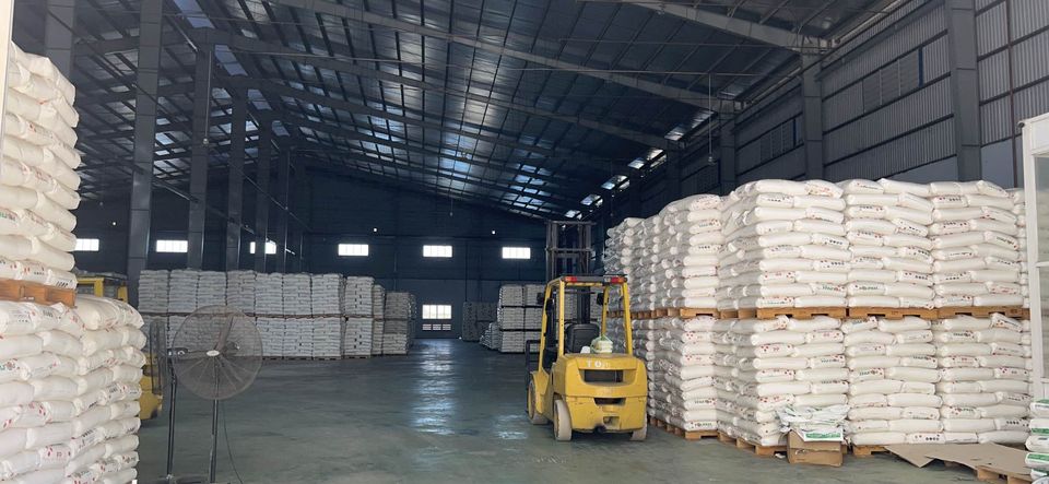 Kho Xưởng cho thuê giá rẻ 1200m2 tại kcn Đức Hòa, Long An, giá thuê chỉ 2$/m2.