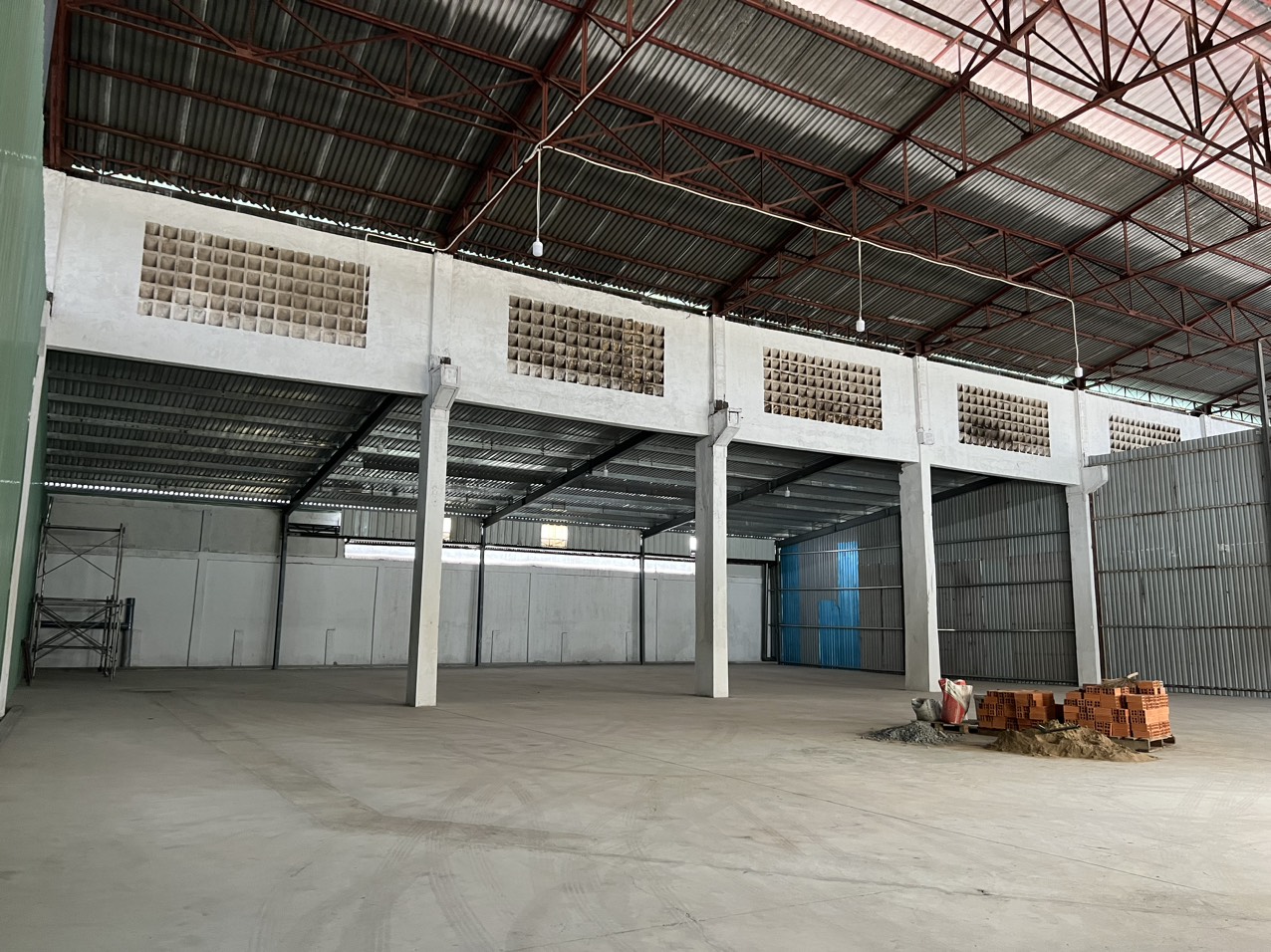 Cho thuê kho 700m2 Bình thới, P. 10, Q11 đường xe container.
