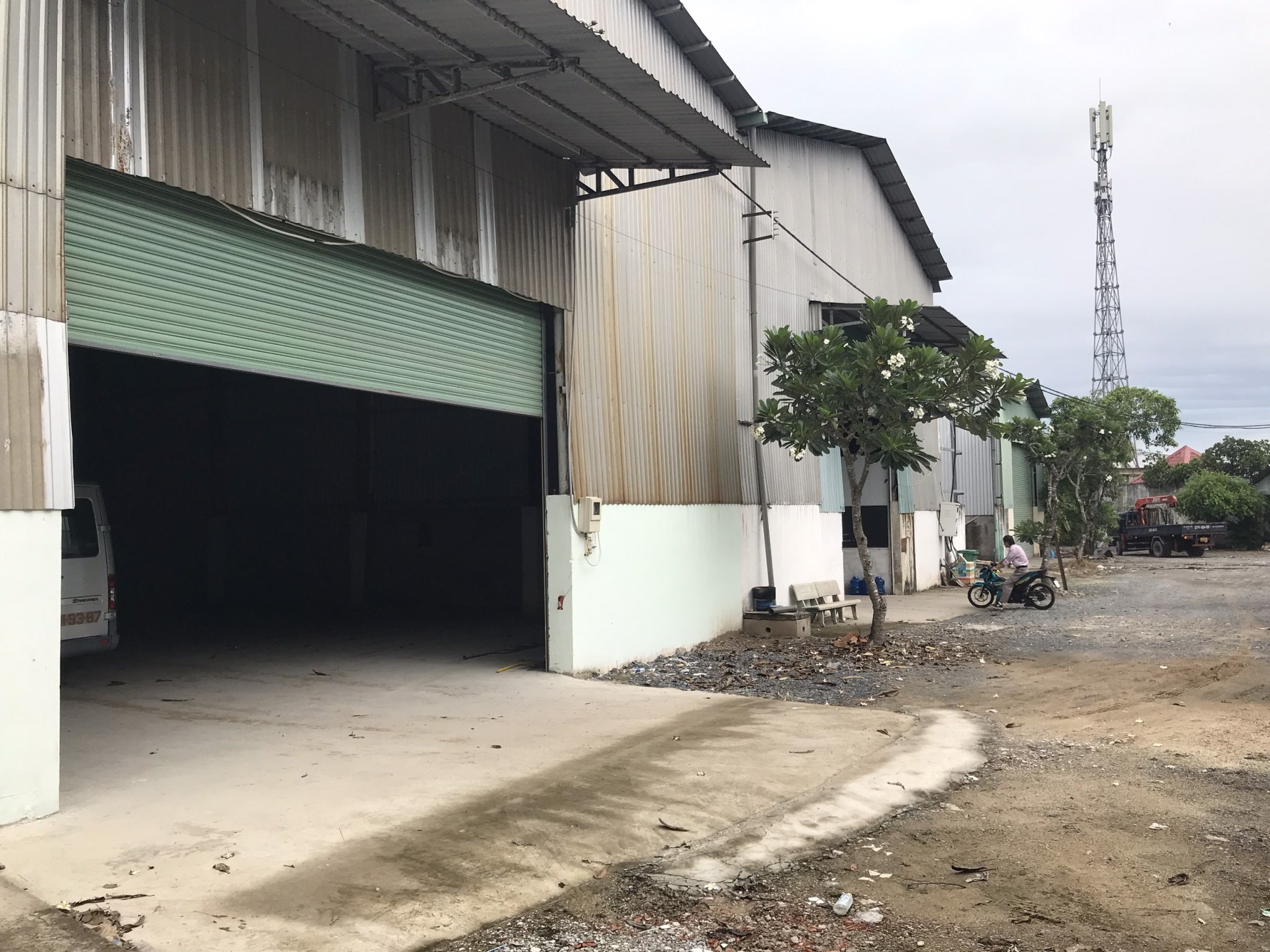 Cho thuê kho đường Đoàn Nguyễn Tuấn, Q. Bình Chánh 1400m2