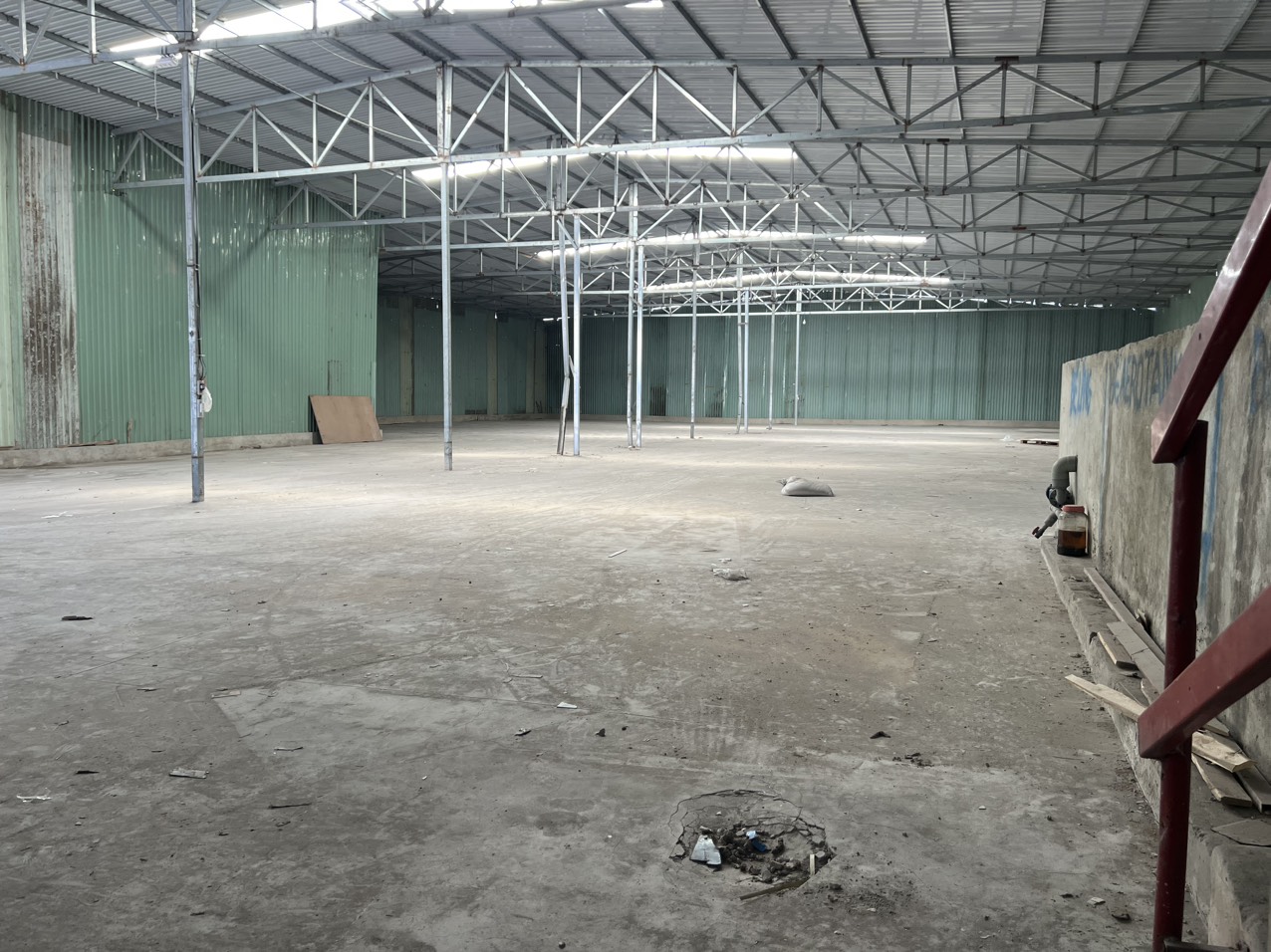 Cho thuê kho xưởng 1.300m2  P. Tân Thới Nhất, Quận 12