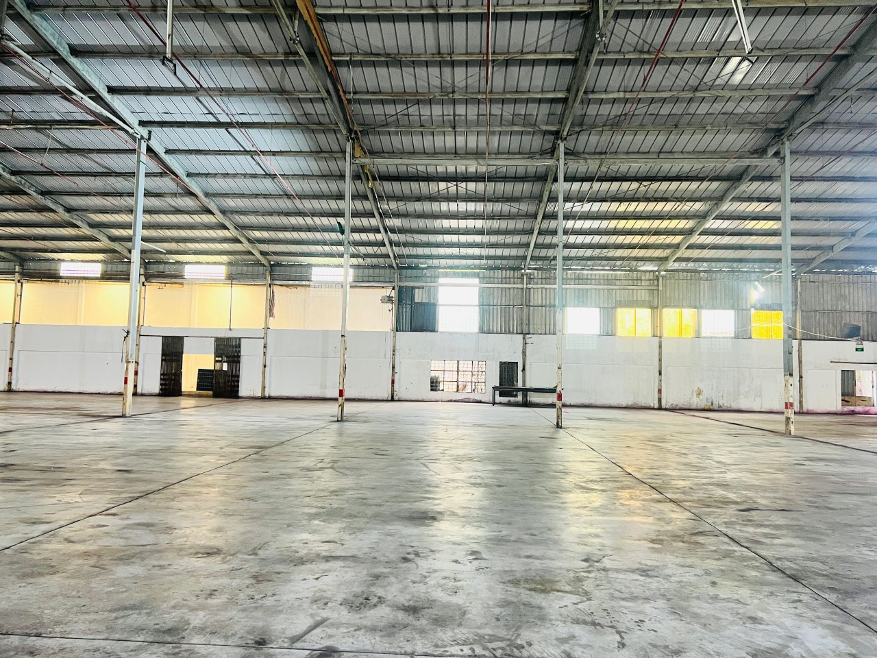 Cho thuê kho 3.900m2 phường Tân Thới Nhất, Quận 12