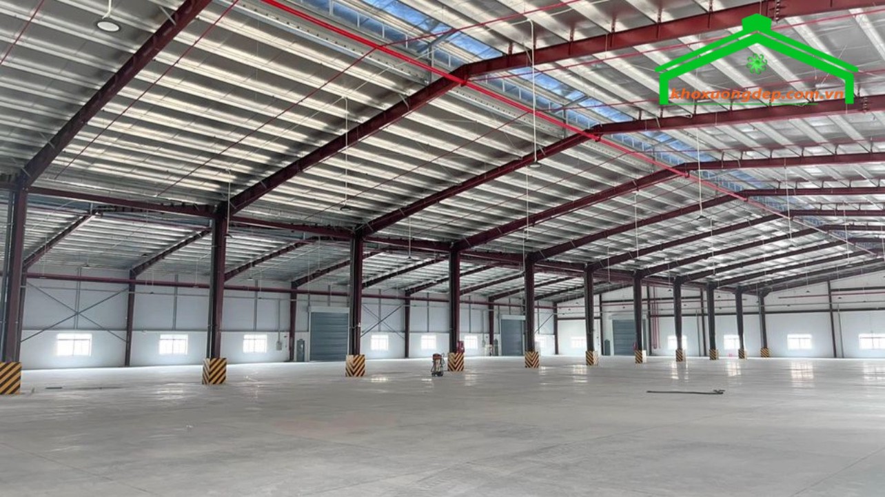 Cho thuê kho xưởng 3.895 m2 trong KCN tại Đức Hòa, Long An