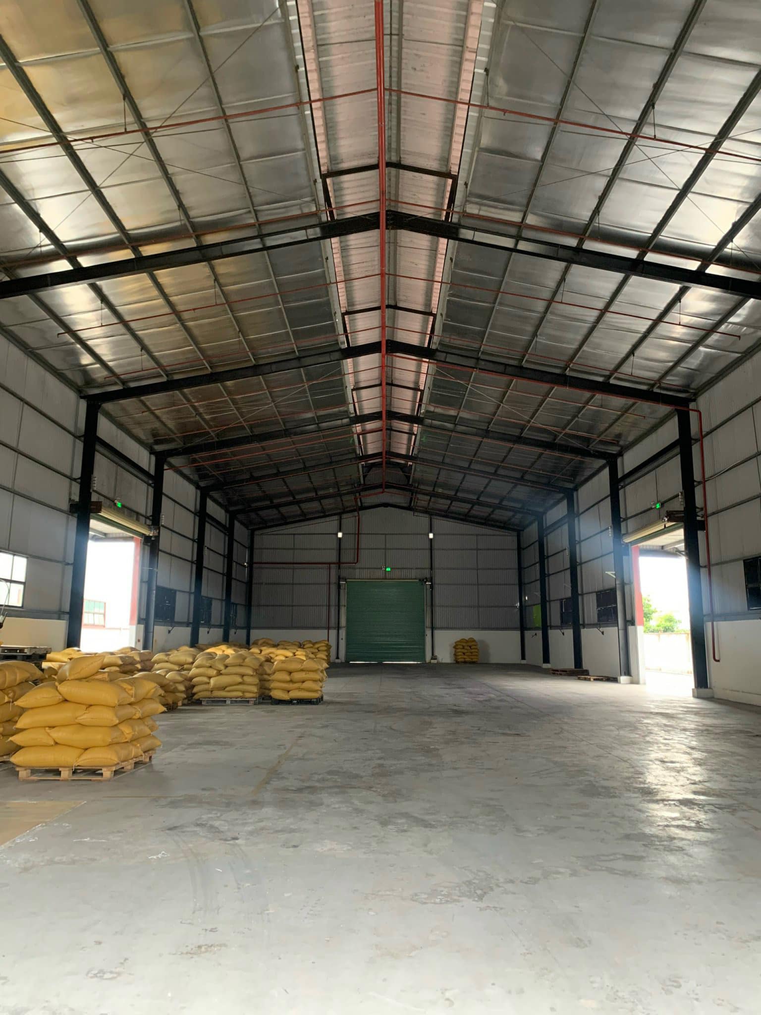 Cho thuê kho xưởng 900 m2 tại Xã Long Hiệp, Huyện Bến Lức, Tỉnh Long An