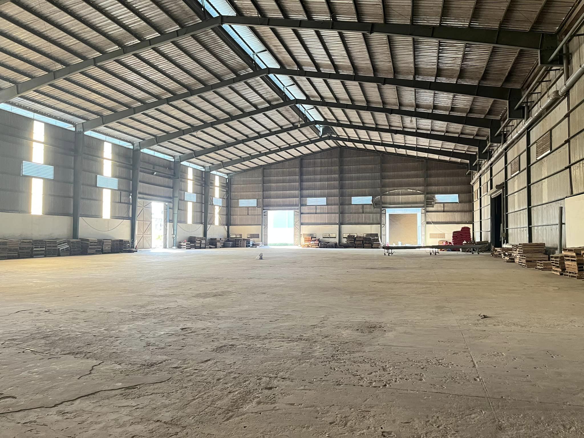 Cho thuê kho xưởng 4.200 m2 mặt tiền Quốc Lộ 62, Long An