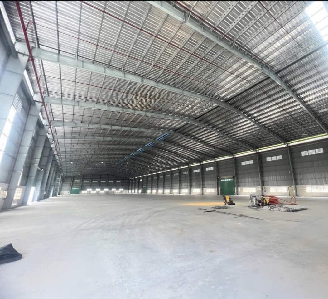 Bán nhà xưởng 3200m2mặt tiền TL824 tại Lương Bình, Bến Lức, Long An