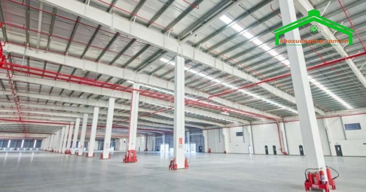 Giá thuê kho xưởng tiếp tục tăng, doanh nghiệp cần tính toán kỹ để tối ưu chi phí và chọn vị trí phù hợp